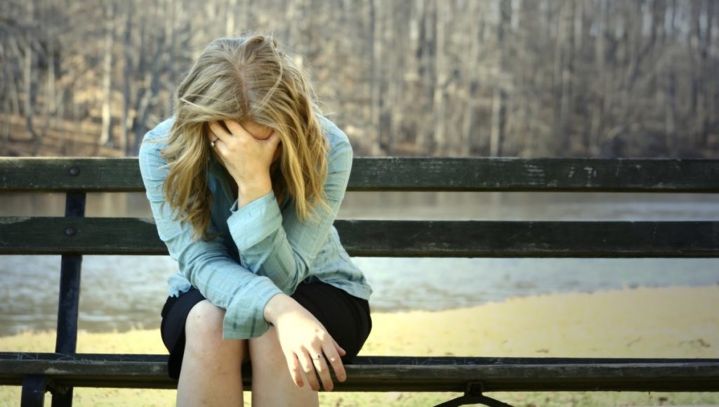 Какие болезни женщины зарабатывают из-за стресса и как с этим бороться
